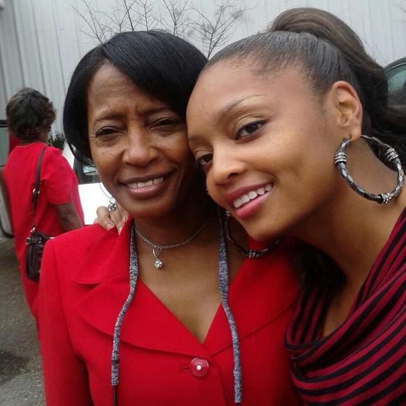 Meet your Posher, Syrenthia - Picture 1 of 1